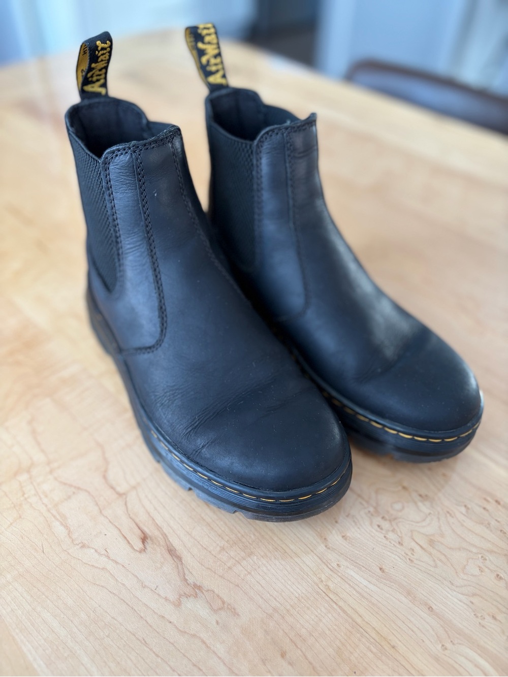 Dr. Martens Black Leather Chelsea Boots Men’s 6 Women’s 7